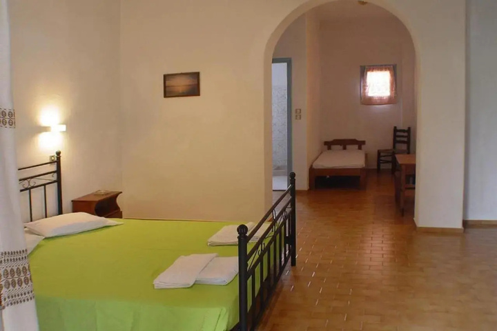 Room 3 of 8