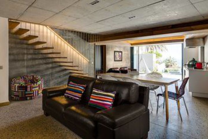 Room 17 of 28