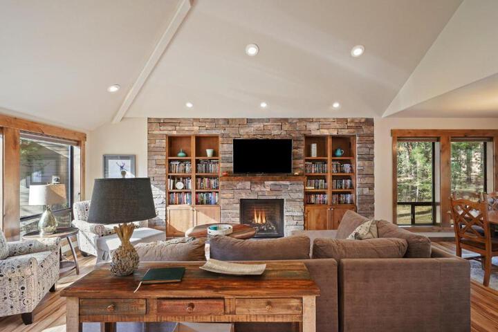 3 Tumalo in Sunriver, OR