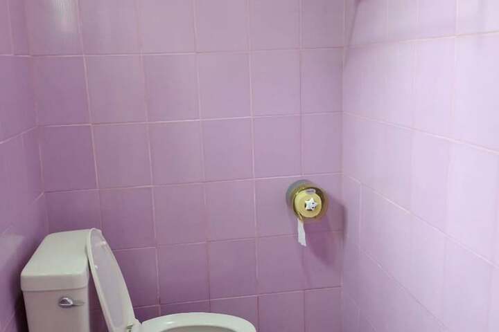 Room 11 of 34