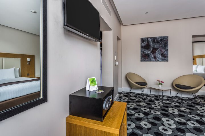 Room 8 of 71