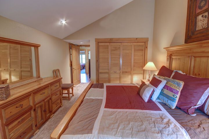Room 2 of 37