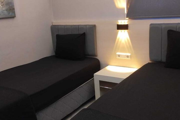 Room 6 of 72