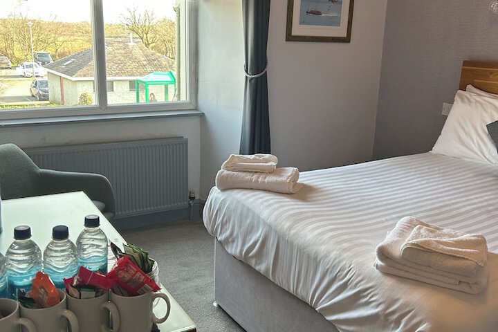 Room 35 of 142