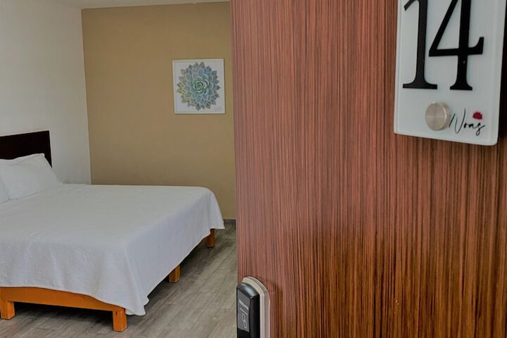 Room 13 of 42