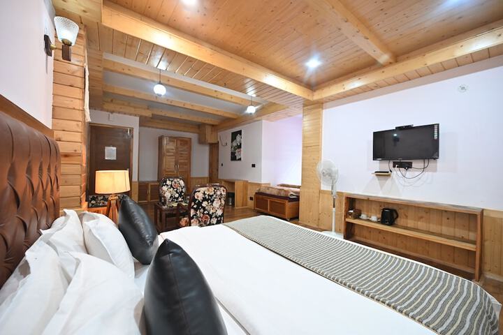 Room 6 of 39