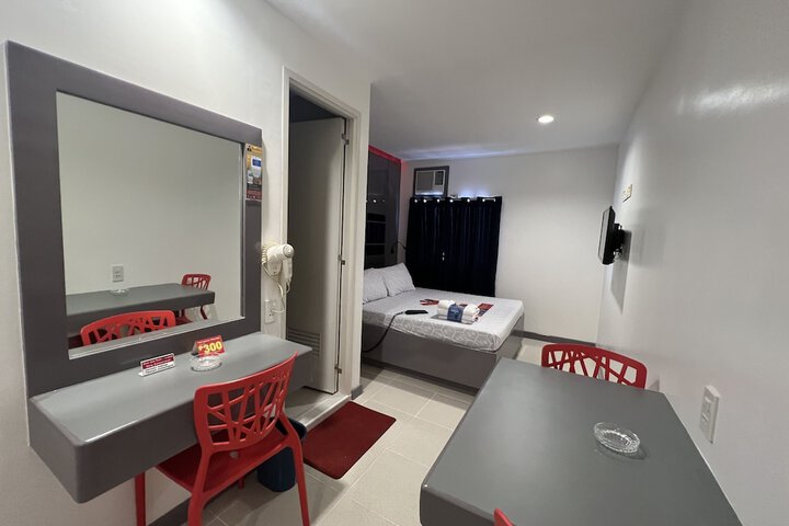 Room 15 of 28
