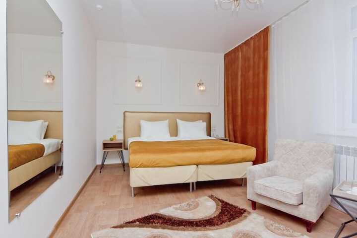 Room 33 of 85