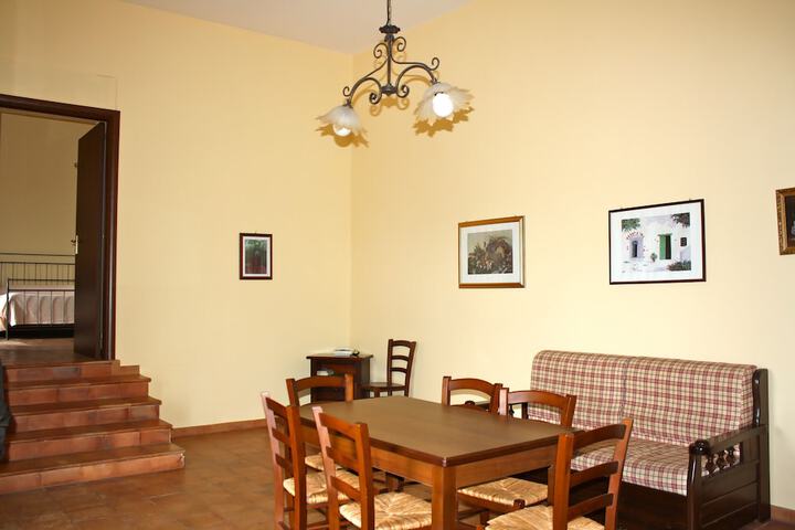 Room 12 of 48