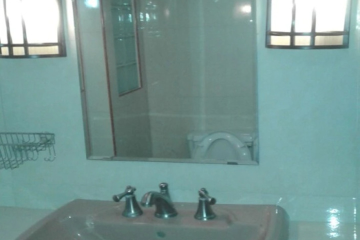 Room 8 of 17