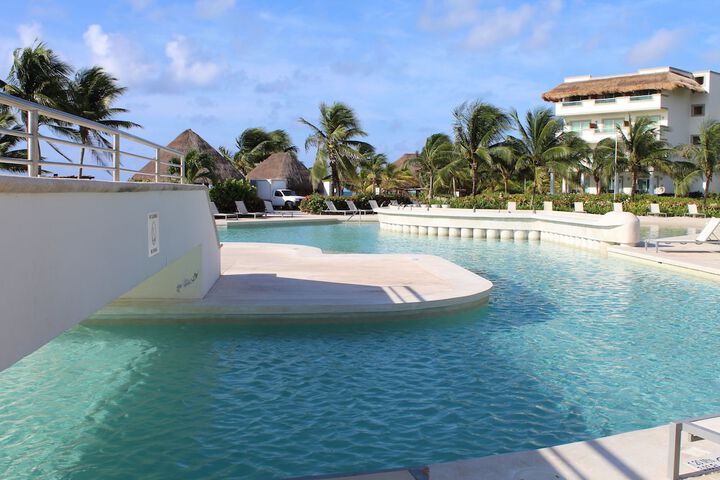 Pool 33 of 74