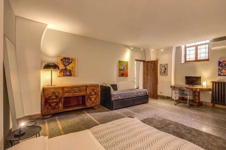 Room 5 of 25