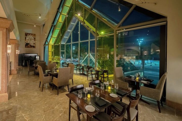 Dining 93 of 150