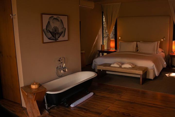 Room 14 of 74