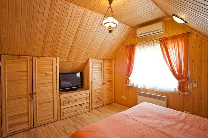 Room 6 of 68