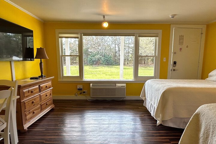 Room 27 of 212
