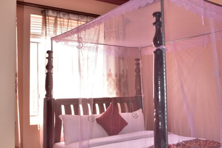 Room 3 of 42