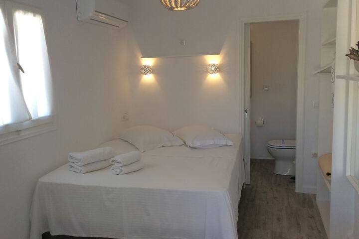 Room 8 of 87