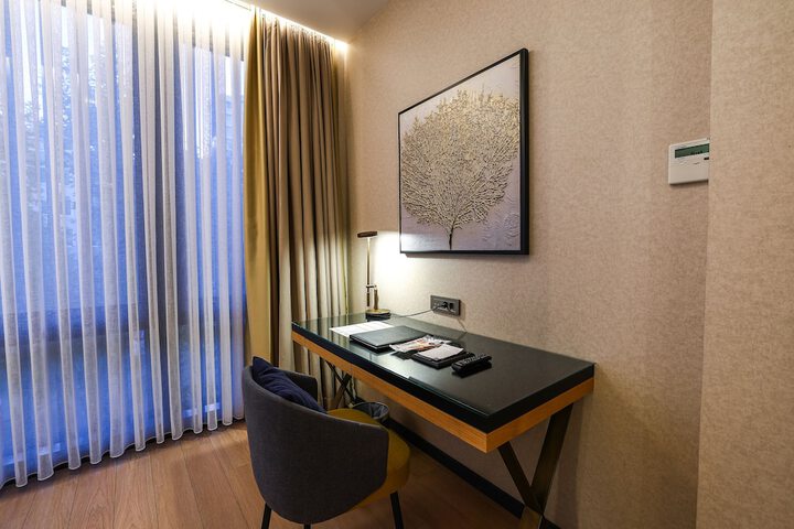 Room 35 of 80