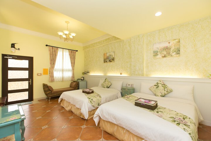Room 8 of 40