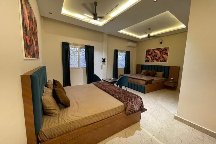 Room 3 of 13