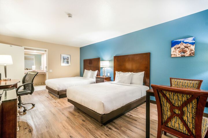 1 Queen Bed (8 of 16)
