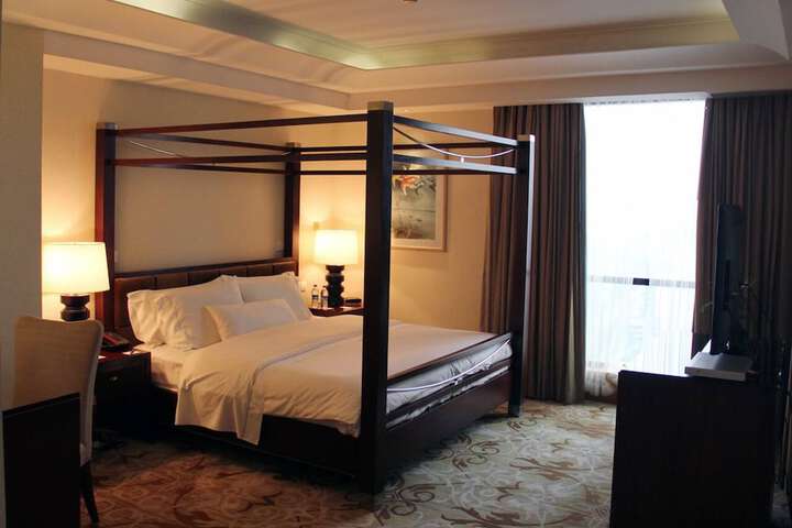 Room 15 of 70
