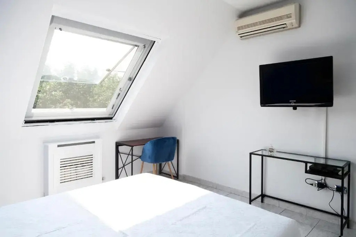 Room 13 of 15