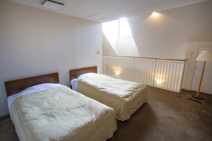 Room 33 of 108