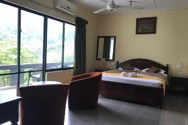 Room 19 of 48