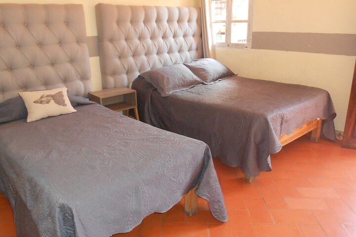 Room 9 of 18