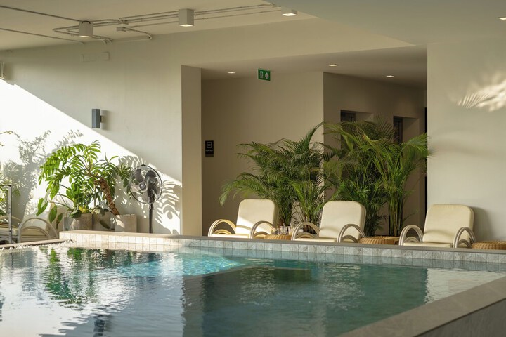 Pool 56 of 80