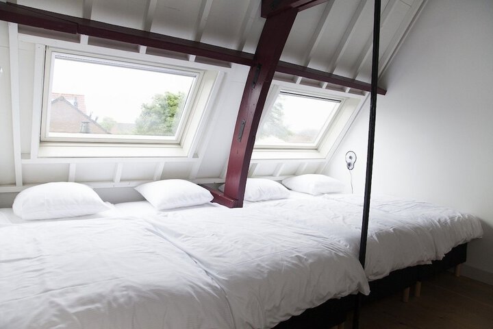 Room 3 of 42