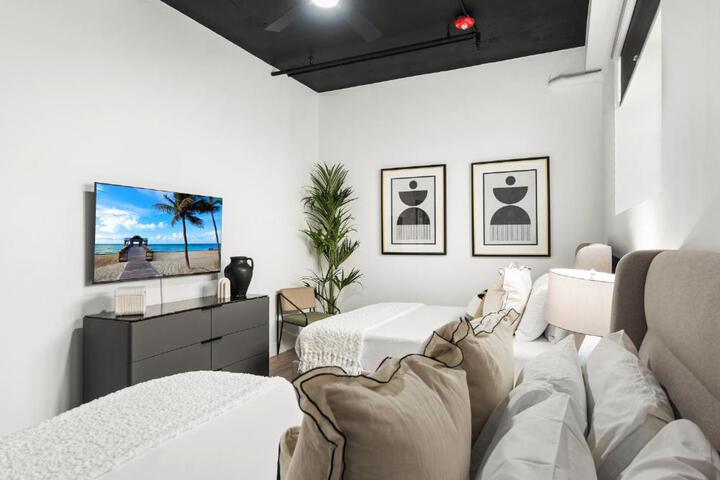 Deluxe King Bed Balcony (18 of 70)