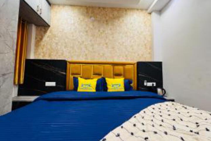 Room 13 of 50