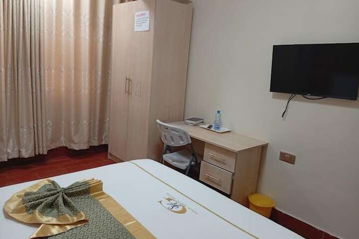 Room 4 of 46