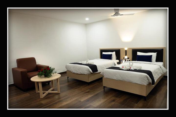 Room 8 of 10