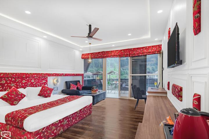 Room 6 of 20