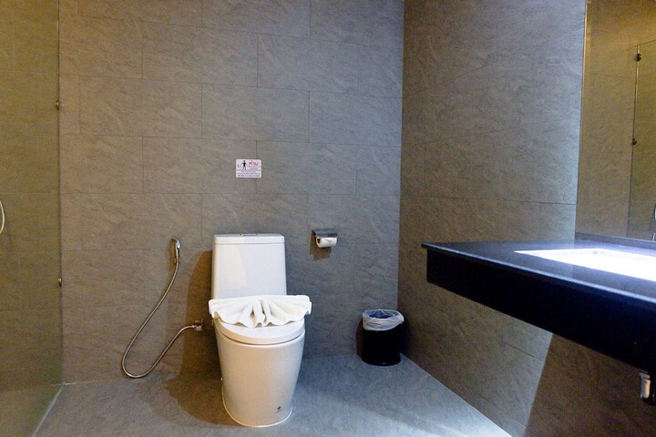 Room 44 of 79