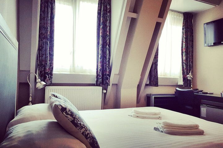 Room 6 of 49