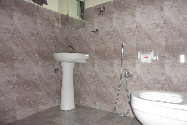 Room 5 of 35