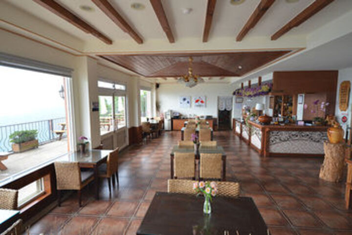 Dining 59 of 65