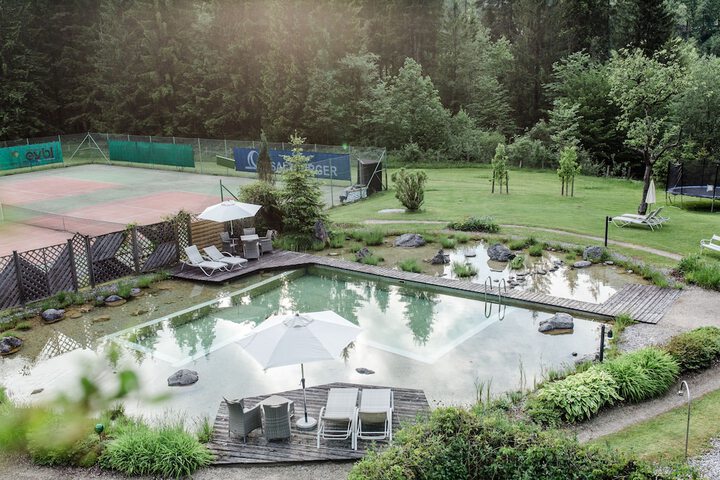 Hotel with Pool