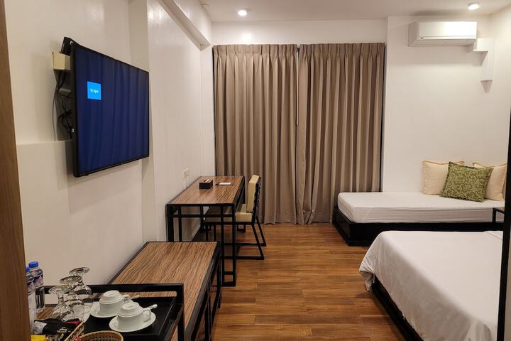 Room 8 of 112