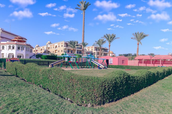 Hotel Exterior 73 of 90