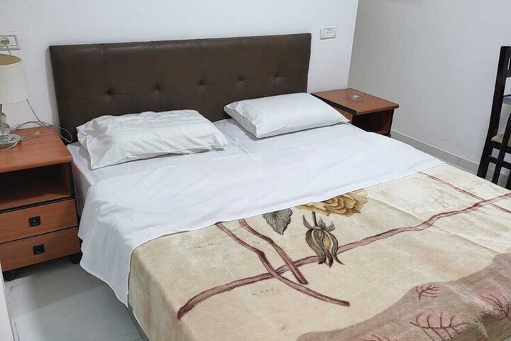 Room 6 of 22