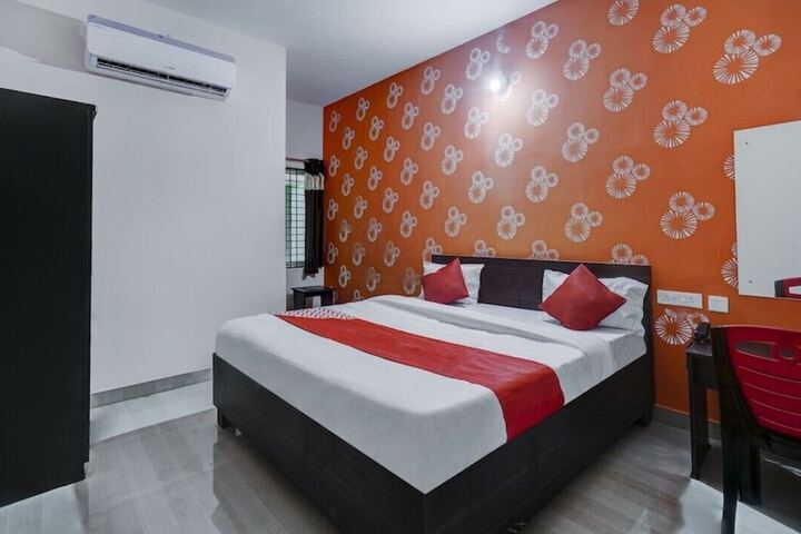 Room 9 of 15