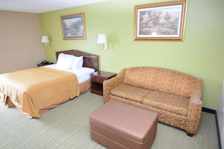 1 King Bed (1 of 10)