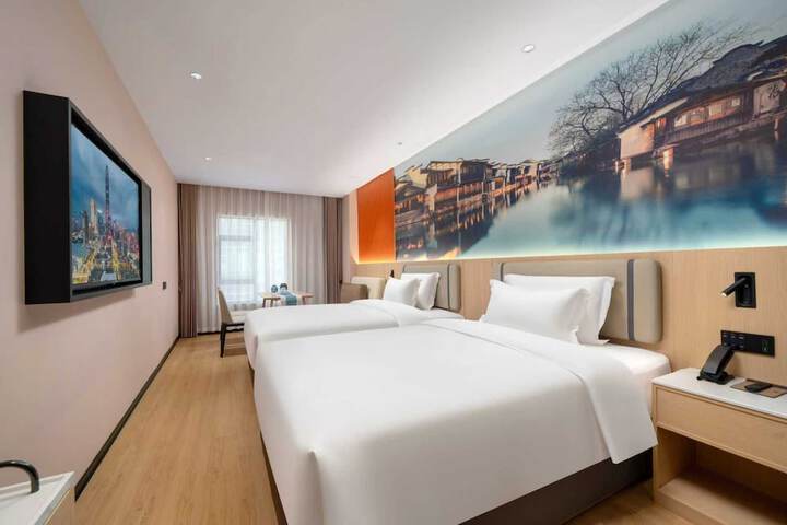 Room 8 of 14