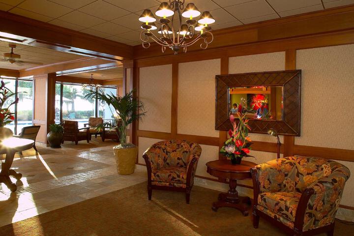 Entrance & Lobby